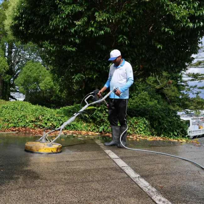 Driveways-and-Concrete-Cleaning-1