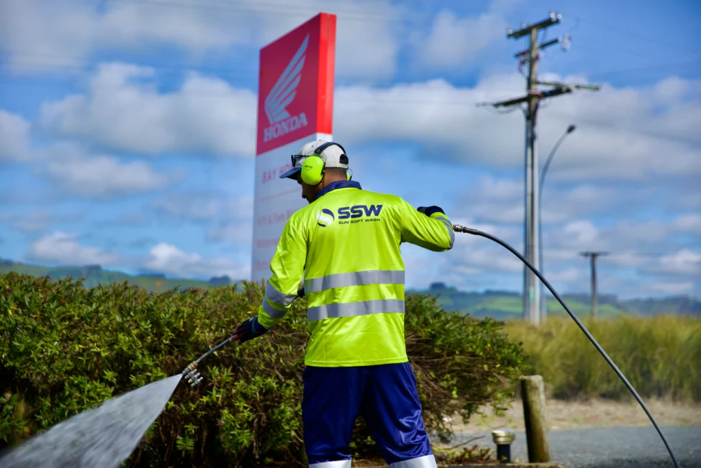 Custom Exterior Cleaning Cost in New Zealand: Pricing, Factors, and What You Need to Know 3 What Affects the Final Price for Custom Exterior Cleaning?