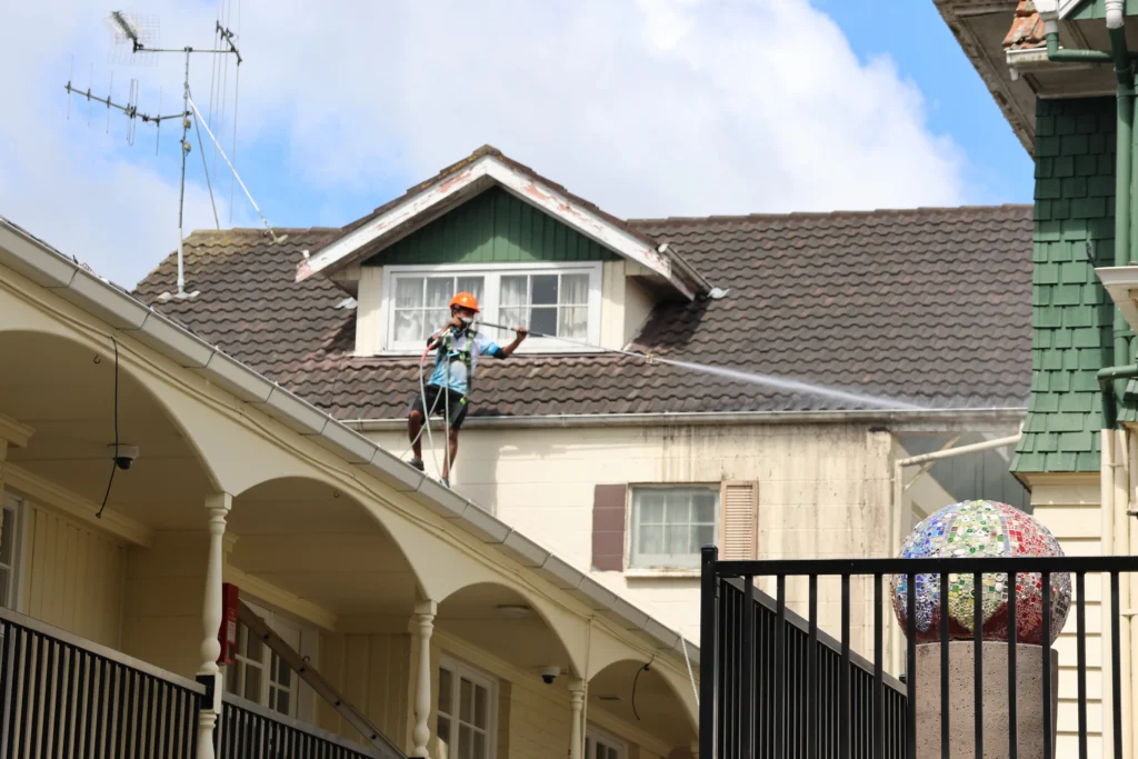 How Much Does Gutter Cleaning Cost in New Zealand