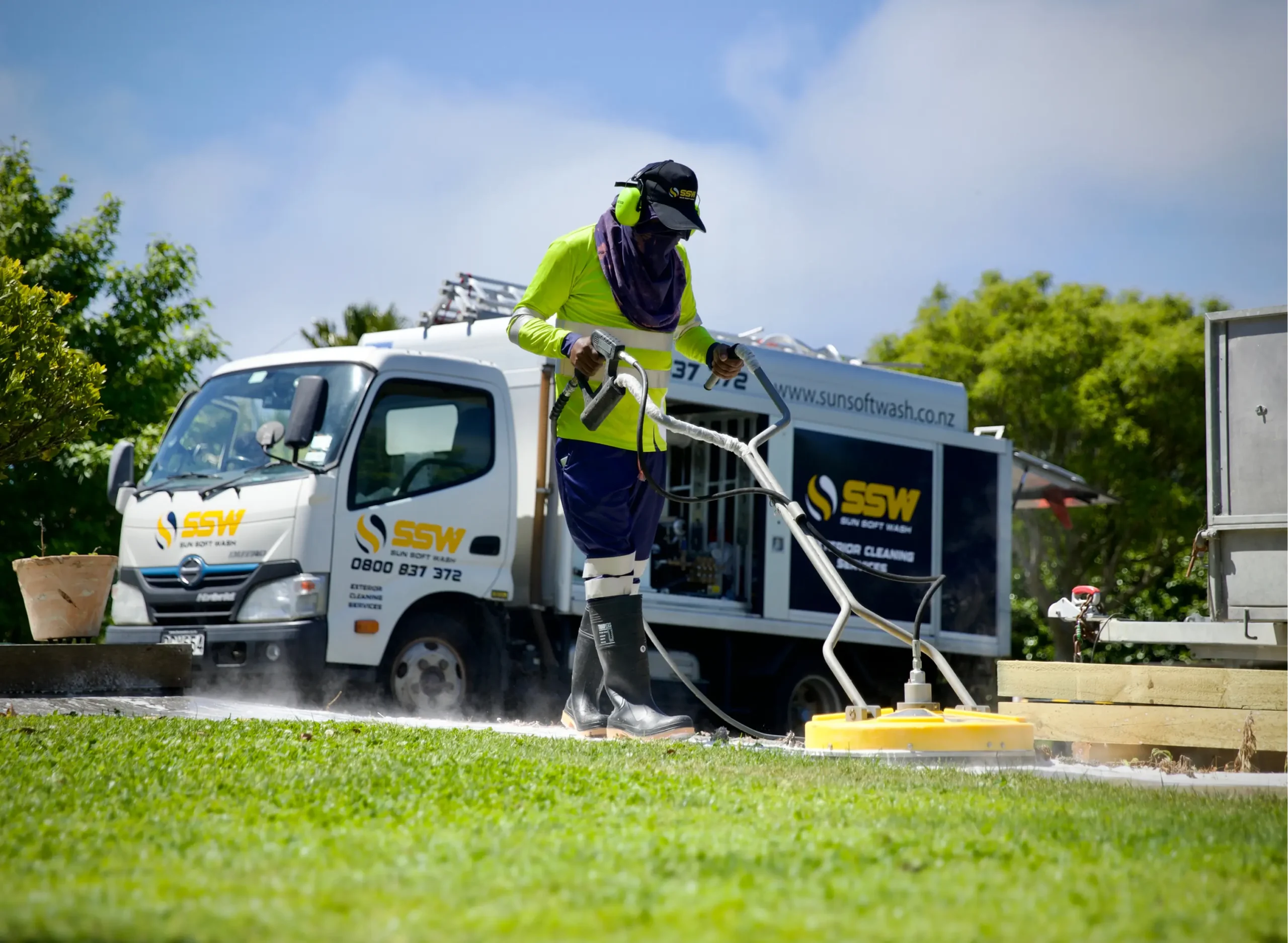 Why Clean Your Driveway or Concrete​