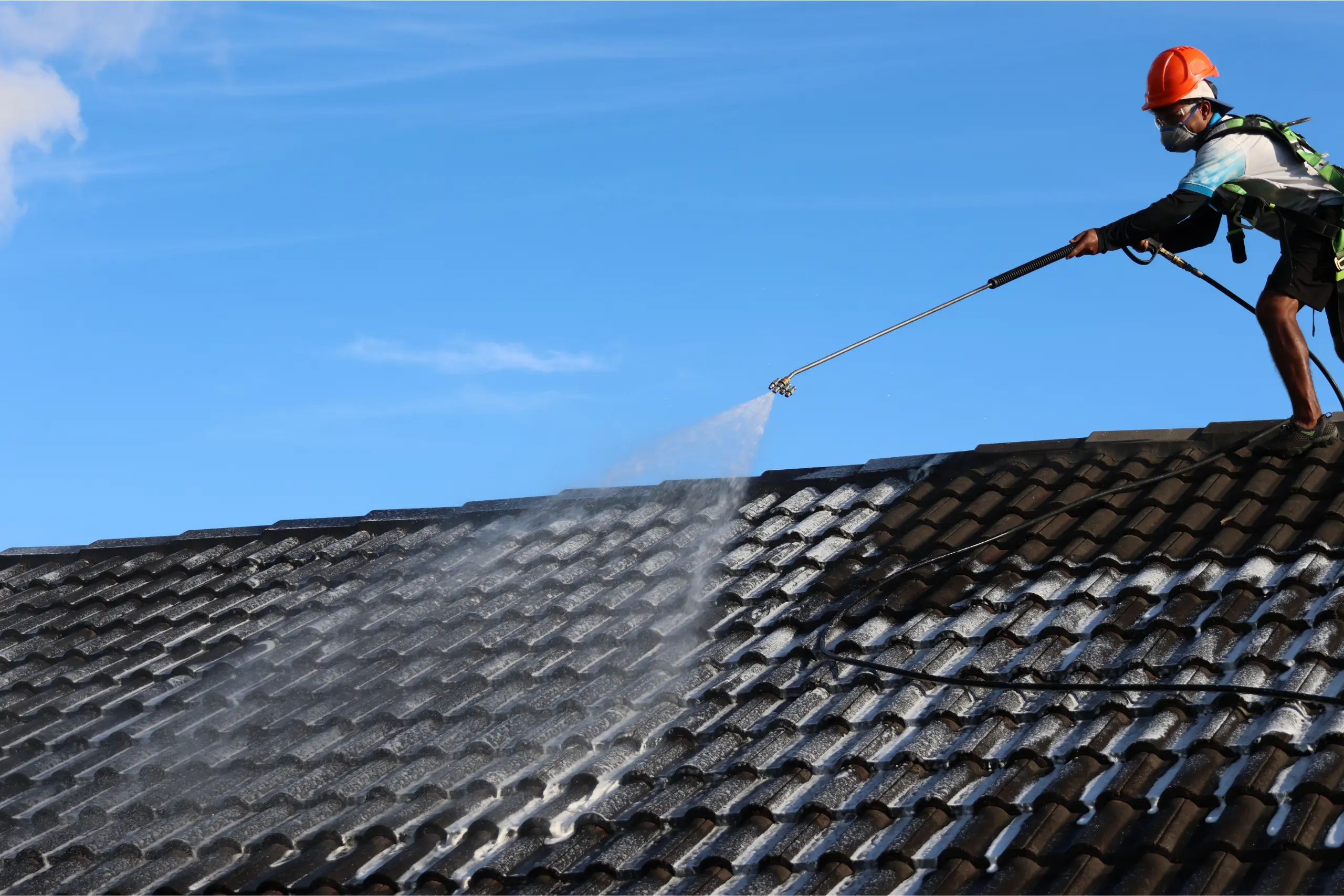 How We Clean and Treat Roofs​
