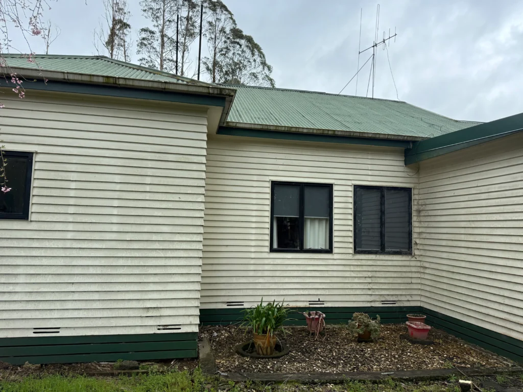 Signs You Need a House Wash: How to Tell When It's Time to Clean