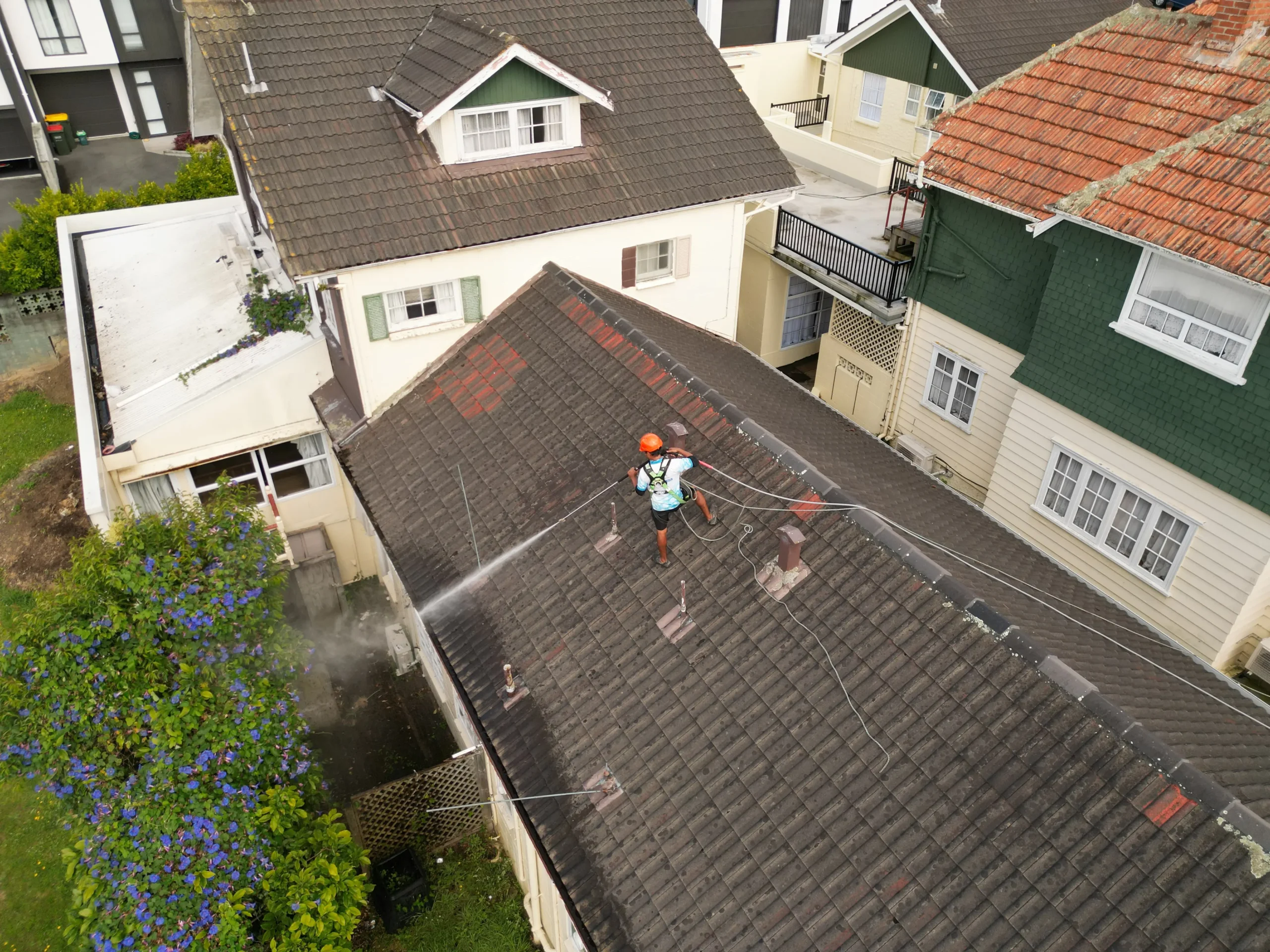 Gutter Cleaning Hamilton, Auckland & Tauranga | Sun SoftWash