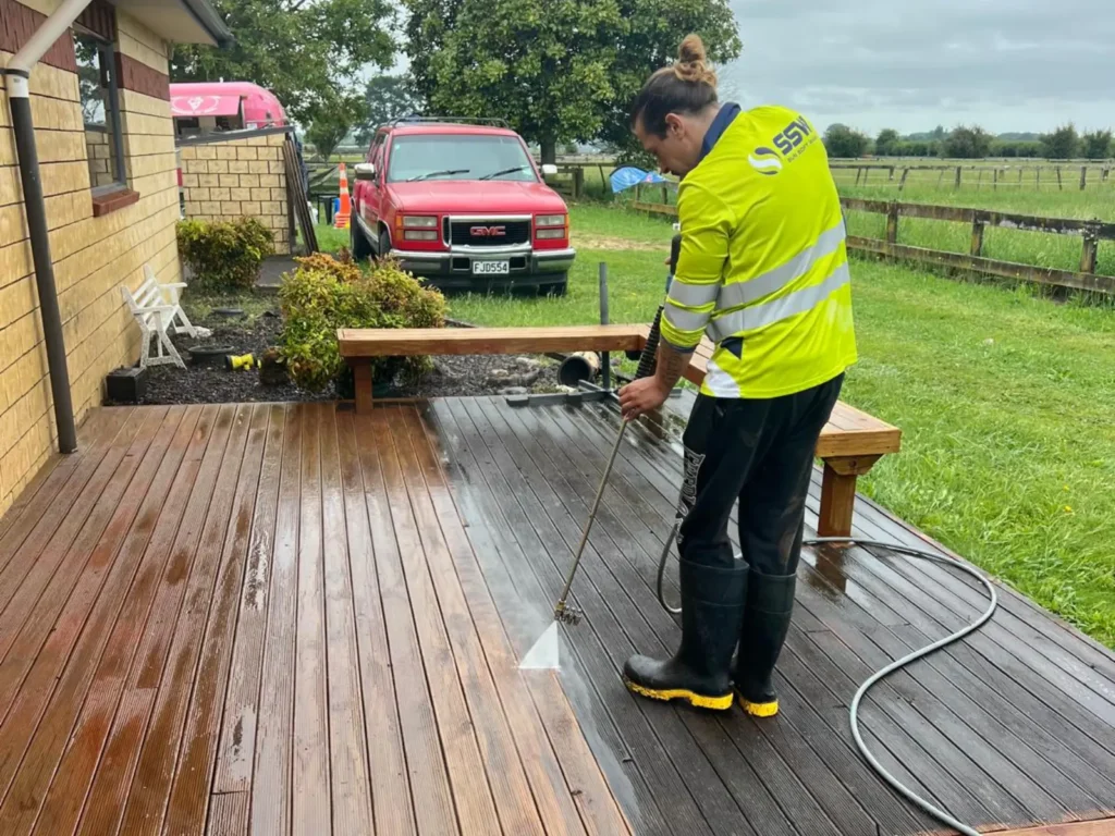 How to Remove Rust Stains From a Concrete Driveway 2 What is the best way to remove rust stains from concrete?